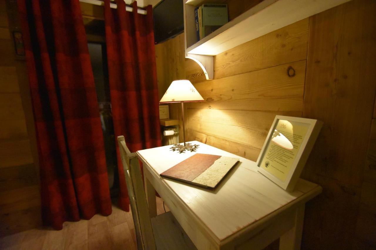 Hotel Petit Dahu - Chambres Et Restaurant Cogne Dış mekan fotoğraf